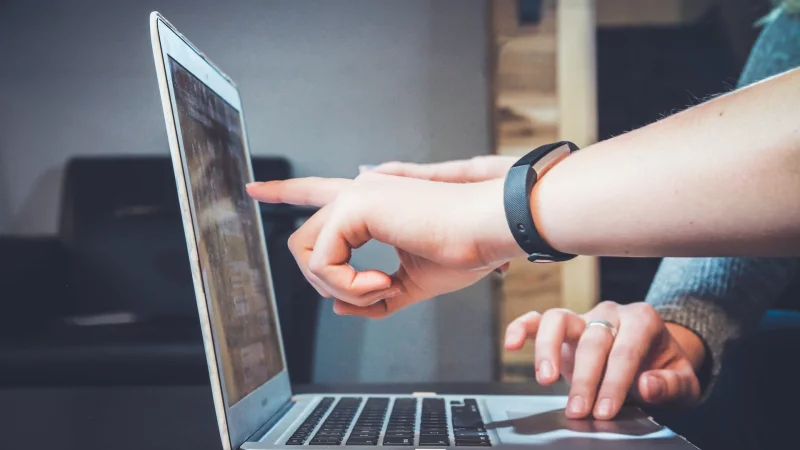 Pros and Cons of Online Masters Programmes